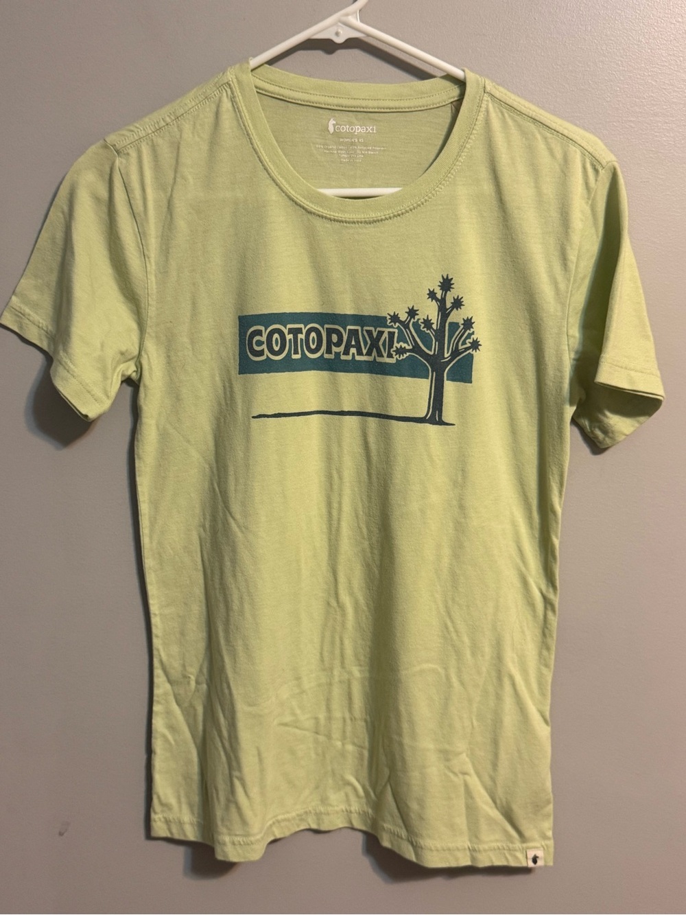 Cotopaxi Women’s XS Organic Cotton Recycled Polyester Graphic Tee Green